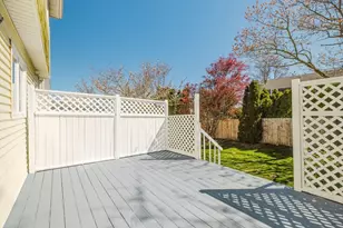 111 Foxboro Ave, Portsmouth, RI 02871 - Photo 37