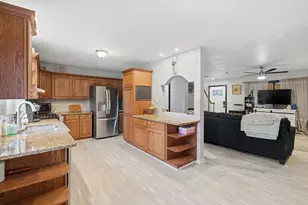 240 Horizon Wy, Fall River, MA 02720 - Photo 9