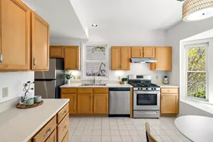 25 Pond Ln, Burlington, MA 01803 - Photo 11