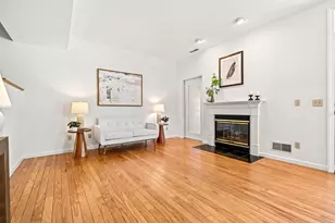 25 Pond Ln, Burlington, MA 01803 - Photo 5