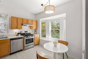 25 Pond Ln, Burlington, MA 01803 - Photo 13
