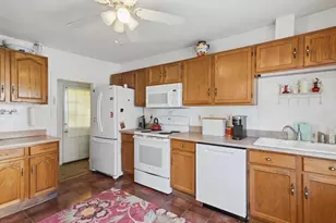 7 S Main St, Milford, MA 01757 - Photo 5