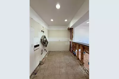 8 Leeds St, Boston, MA 02127 - Photo 5