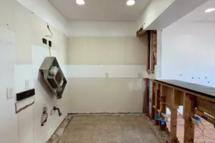 8 Leeds St, Boston, MA 02127 - Photo 5
