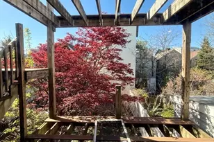8 Leeds St, Boston, MA 02127 - Photo 11