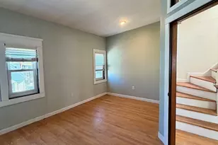 8 Leeds St, Boston, MA 02127 - Photo 15