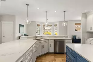 19 Douglas Rd, Lexington, MA 02421 - Photo 9