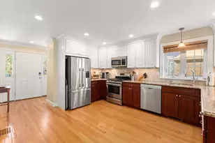 18 Hovey St, Newton, MA 02458 - Photo 3
