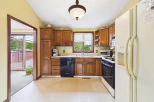 18 Duke St, Somerset, MA 02726 - Photo 17
