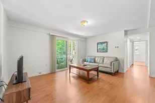 8 Post Oak Ln, Natick, MA 01760 - Photo 3