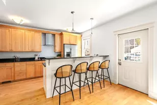 11 Vandine St, Cambridge, MA 02141 - Photo 3