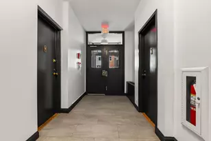 17 Bowdoin St, Boston, MA 02114 - Photo 27