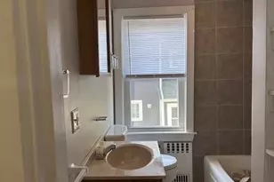 21 N Warren St, Woburn, MA 01801 - Photo 5