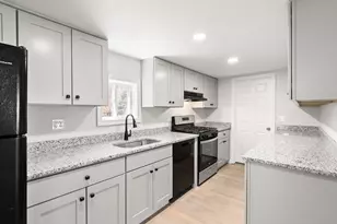 21 Evergreen St, Dartmouth, MA 02747 - Photo 9