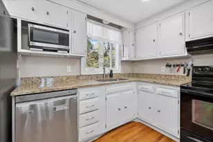 72 Ledgebrook Rd, Weymouth, MA 02190 - Photo 7