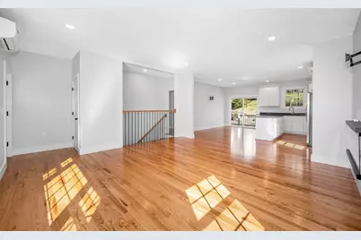 51 Willard, Lowell, MA 01850 - Photo 9