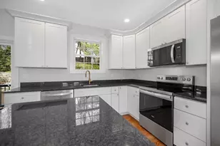 51 Willard, Lowell, MA 01850 - Photo 13