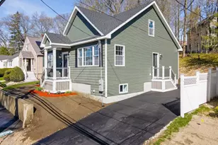 51 Willard, Lowell, MA 01850 - Photo 3