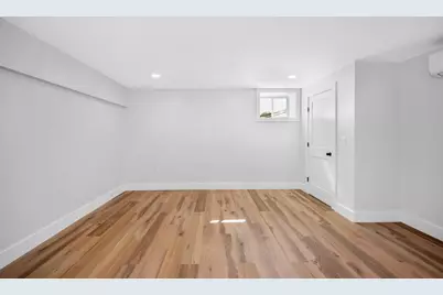 51 Willard, Lowell, MA 01850 - Photo 27