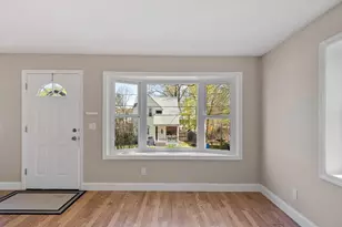 41 Maple St, Randolph, MA 02368 - Photo 9