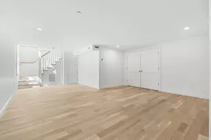 64 Pleasant St, Marblehead, MA 01945 - Photo 23