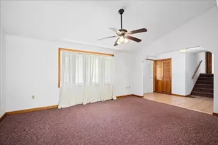 25 Collier Cir, Spencer, MA 01562 - Photo 3
