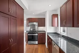 318 K St, Boston, MA 02127 - Photo 5