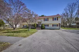 37 Locust St, Burlington, MA 01803 - Photo 3