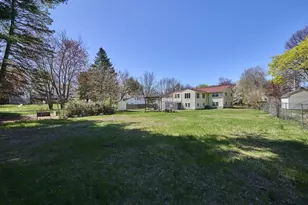 37 Locust St, Burlington, MA 01803 - Photo 7