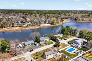 63 Edgewater Dr, Wareham, MA 02571 - Photo 3