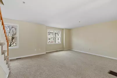 1975 Middlesex St #33, Lowell, MA 01851 - Photo 7