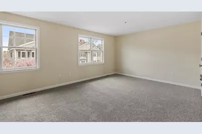 1975 Middlesex St #33, Lowell, MA 01851 - Photo 11