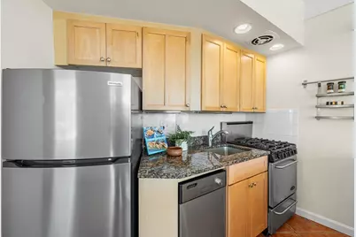 516 Green St #4B, Cambridge, MA 02139 - Photo 3