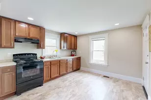 262 Plymouth St, Bridgewater, MA 02324 - Photo 11