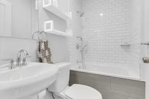 2031 Commonwealth Ave, Newton, MA 02466 - Photo 17