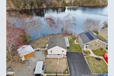 79 Crystal Lake Dr, Carver, MA 02330 - Photo 7