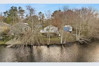 79 Crystal Lake Dr, Carver, MA 02330 - Photo 9