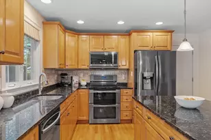 27 Garfield Ave, Danvers, MA 01923 - Photo 23