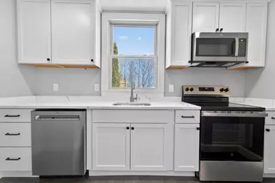 62 Frankfort St, Fitchburg, MA 01420 - Photo 9