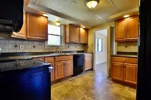 50 Roy St, Northbridge, MA 01588 - Photo 11