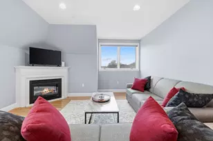 65 Chelsea St, Boston, MA 02129 - Photo 11