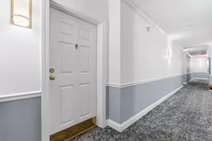 65 Chelsea St, Boston, MA 02129 - Photo 23
