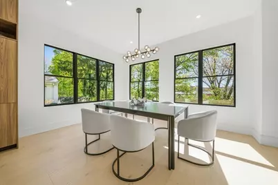 28 Chandler Pl, Newton, MA 02464 - Photo 9