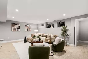 1935 Commonwealth Ave, Newton, MA 02466 - Photo 29
