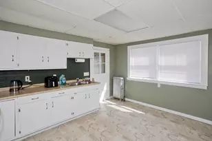 32 Chateaugay St, Chicopee, MA 01020 - Photo 31