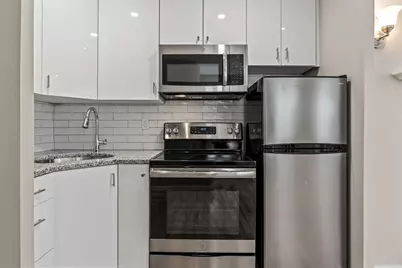 82 Phillips St #1, Boston, MA 02114 - Photo 9