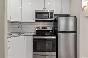 82 Phillips St, Boston, MA 02114 - Photo 9