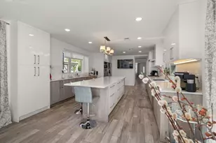581 California St, Newton, MA 02460 - Photo 3