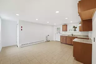 1016 Chestnut St, Palmer, MA 01550 - Photo 9