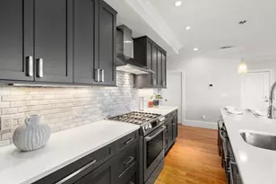 27 Washburn St, Boston, MA 02125 - Photo 3